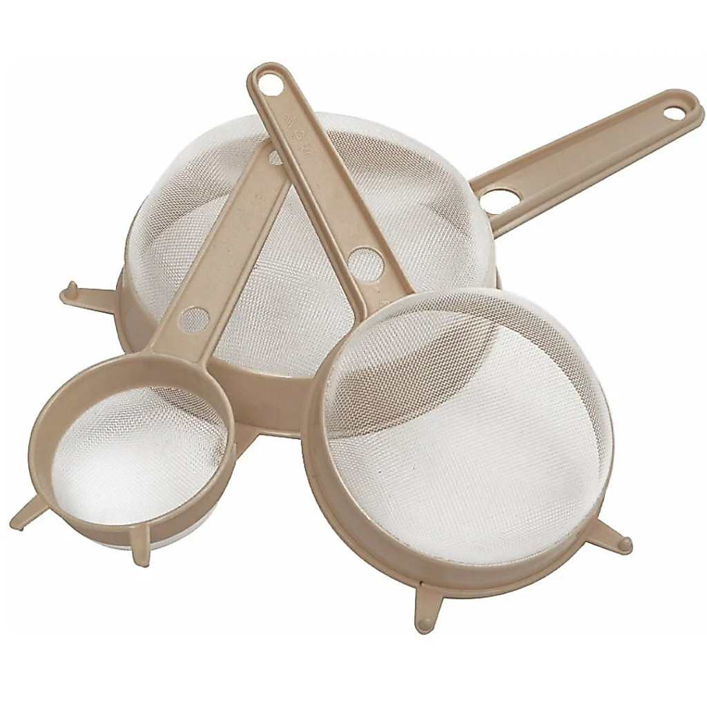 Kit 3 Peneiras Coador De Suco P M G em Plástico Utilidades Pescaria Peixe Moedor Farelos Terra Coar
