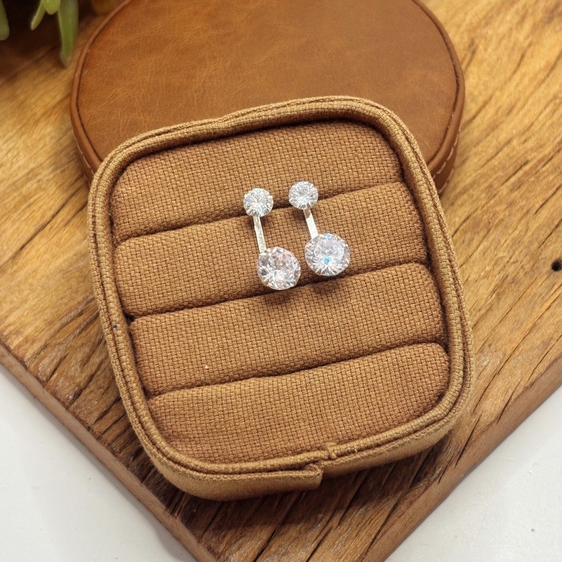 Brinco Duas Pedras Zircônia Transparente 8mm em Prata 925 — imagem 2 de 2