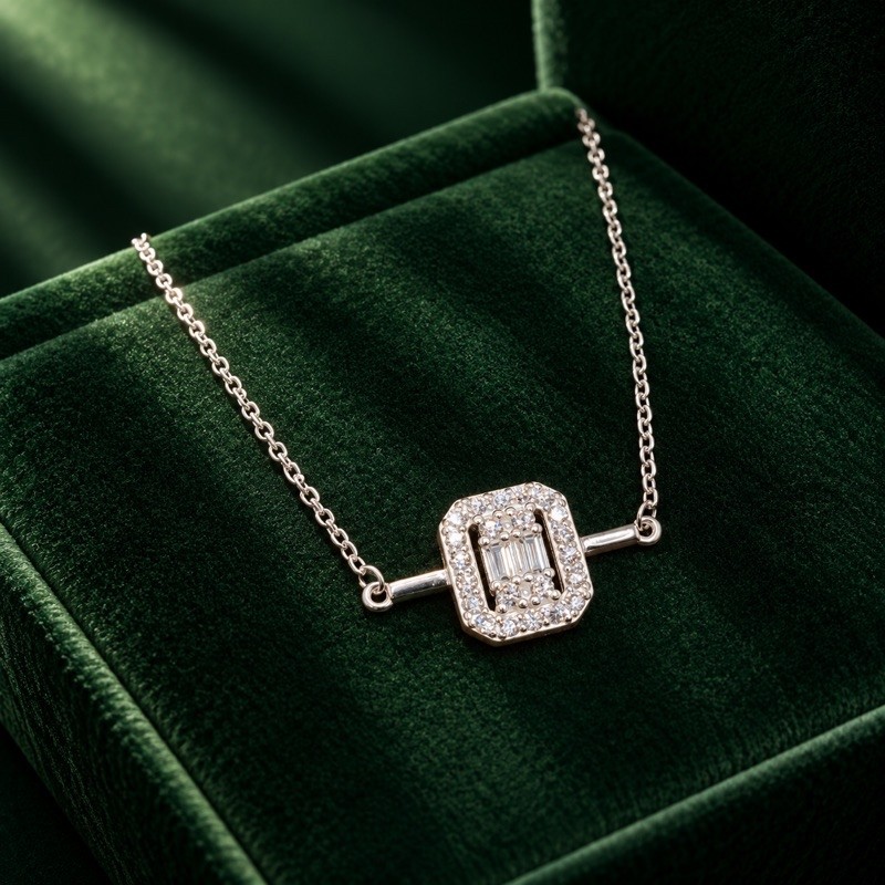 Colar Feminino Pingente Geométrico Cravejado em Prata 925