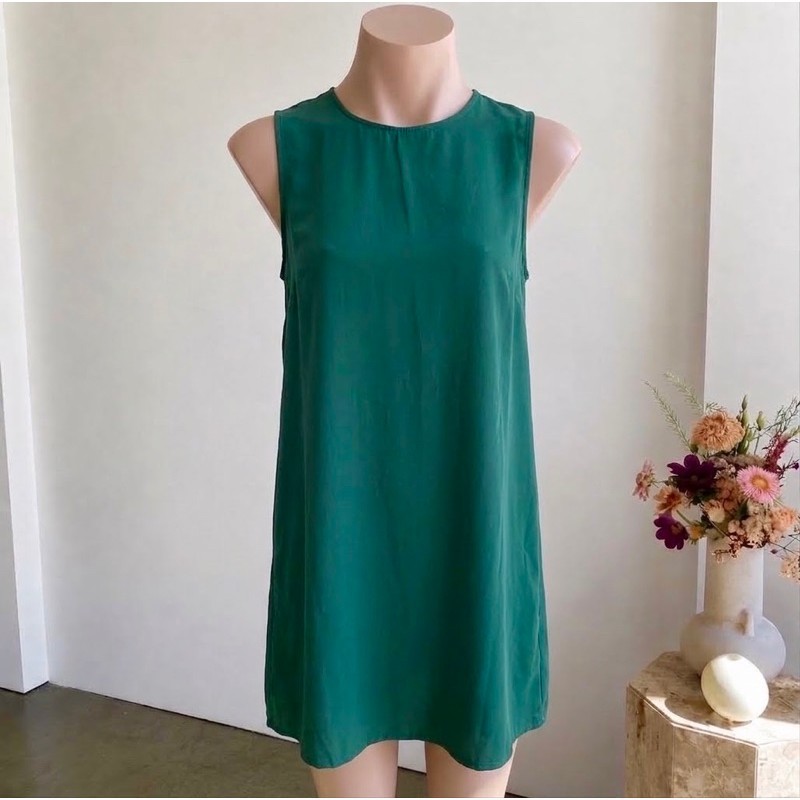 Vestido Verde-Bandeira Feminino Tamanho M Sem Mangas Elegante Casual Chic Confortável Moda Atual Estiloso Versátil
