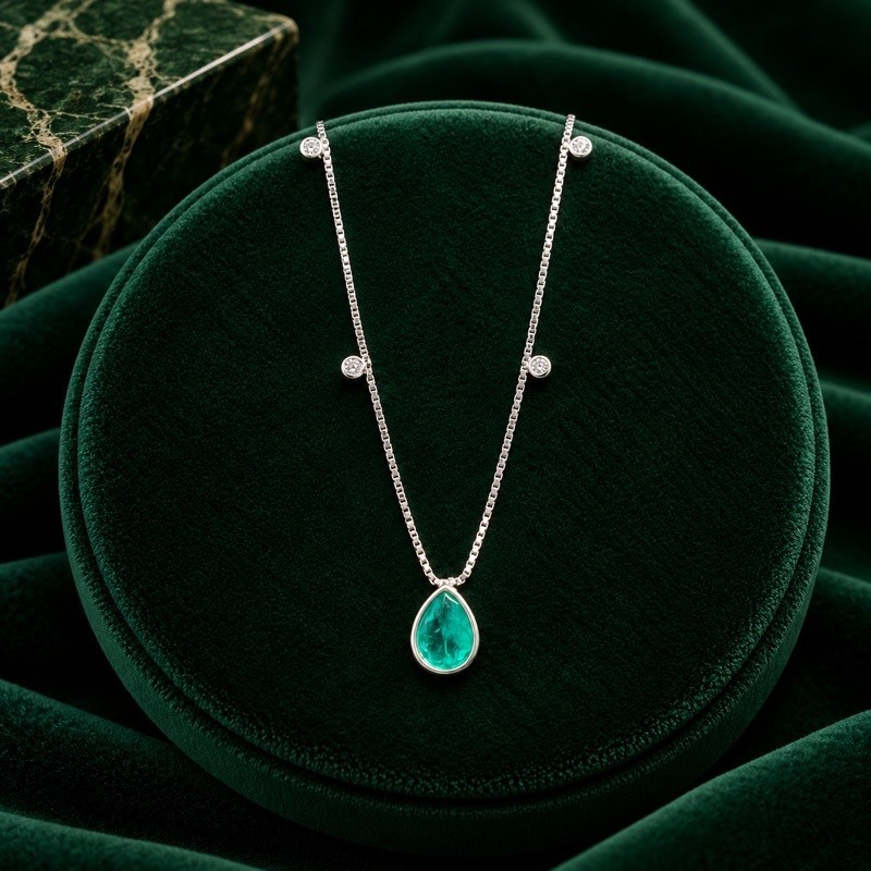 Colar Gota Turquesa e Pedras Transparentes em Prata 925 Elegante e Sofisticado