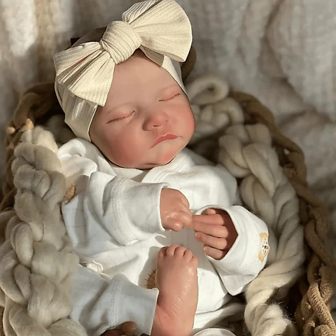 Boneca Reborn Bebê Realista Livia  em Vinil Siliconado com Olhos Fechados Pode Tomar Banho Envio Imediato