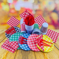 KIT FESTA JUNINA 50 PESSOAS DESCARTAVEIS VARIADOS 50 GARFO+50 PRATO+50 COPO+50 GUARDANAPO (CHOCO)