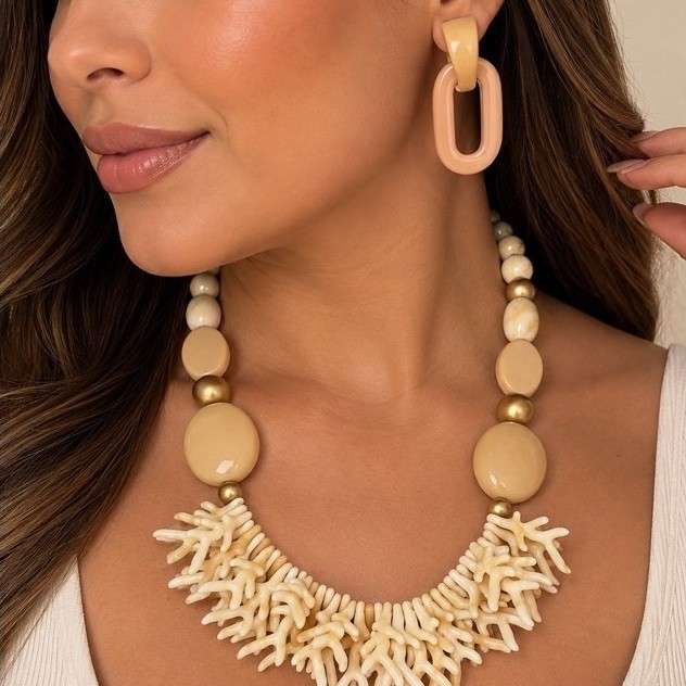 Conjunto Colar Maxi Coral com Brinco – Resina Premium | Elegante e Sofisticado