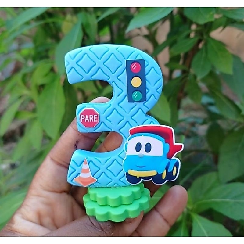 vela biscuit "LÉO CAMINHÃO" topo de bolo
