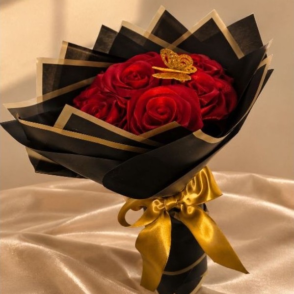 Buquê de Cetim Luxo - Rosas Eternas | Buquê vermelho