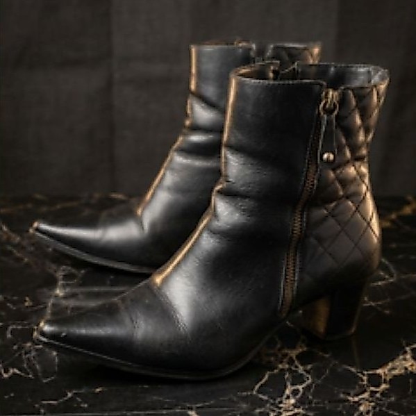 Bota Cano Curto Feminina Bico Fino Coturno feminino preto