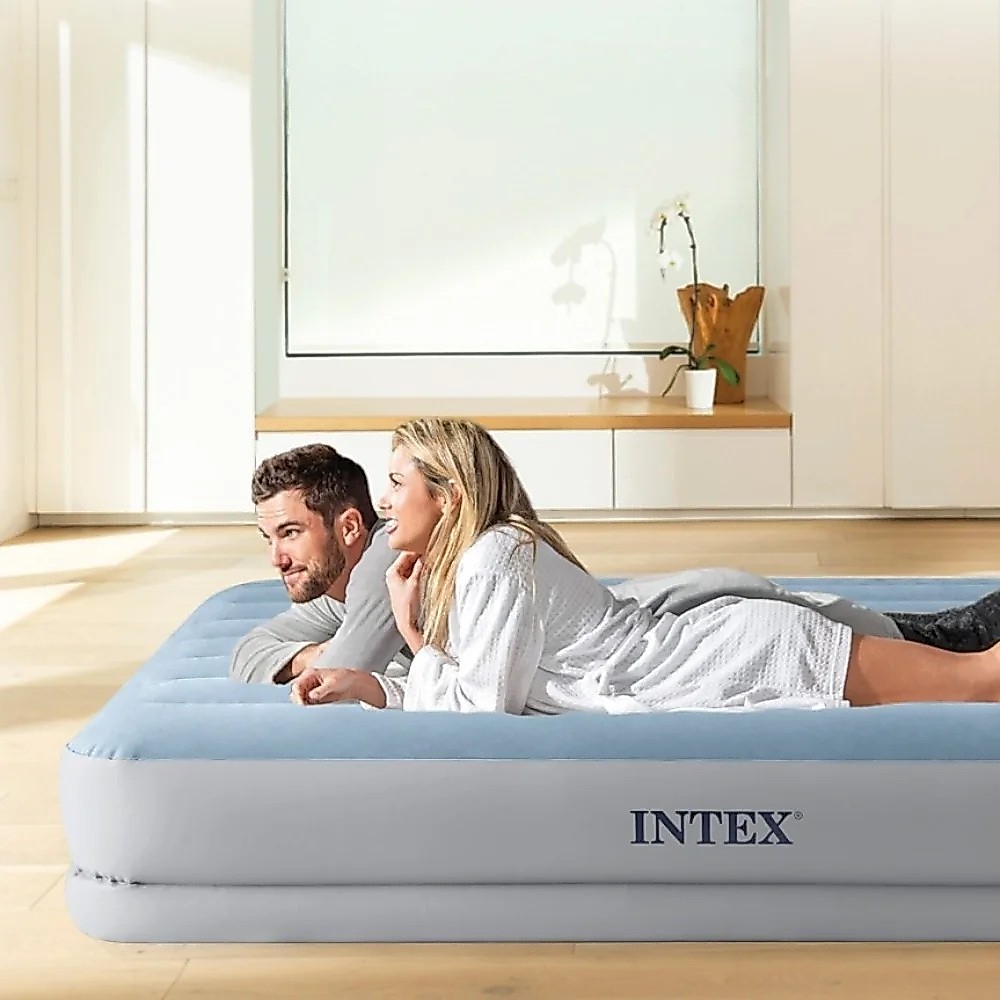 Colchão Inflável Casal Intex Queen Dura Beam Plus com Bomba de Inflar Usb Embutida · foto 2