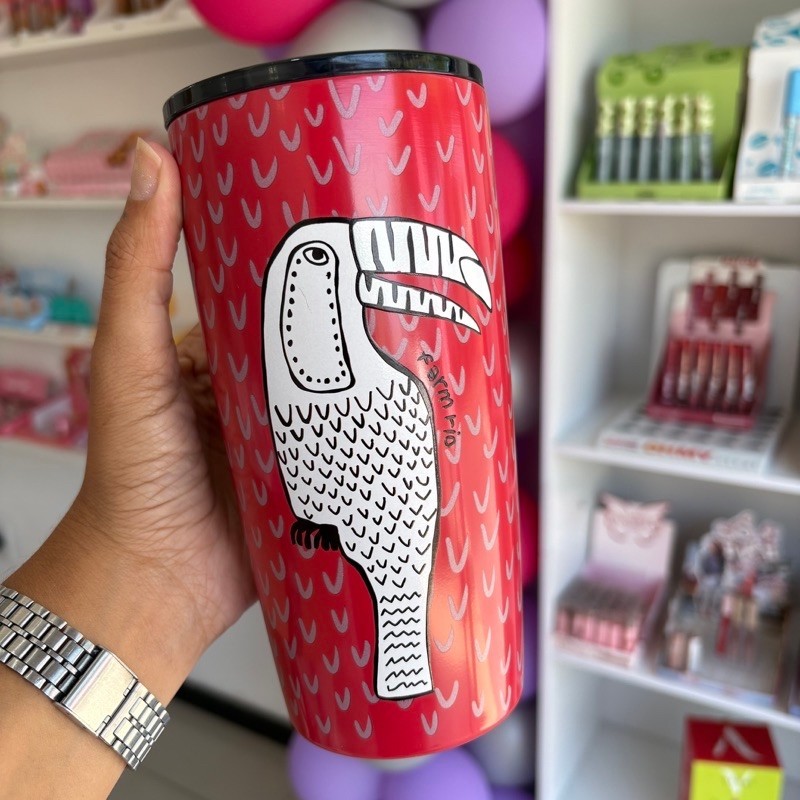 Caneca Térmica Vermelha com Estampa de Tucano e Tampa Preta