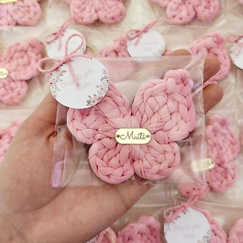 Chaveiro Borboleta em Crochê - Lembrancinha Maternidade Artesanal Personalizada feito em fio de Malha