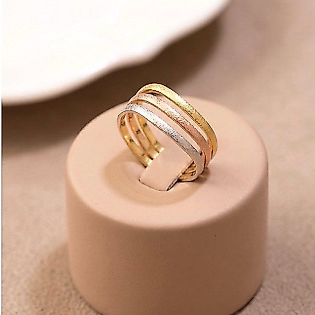 ANEL TRÊS OUROS BANHADO A OURO 18k