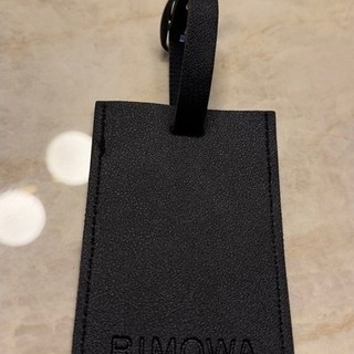 Tag de identificação de mala Rimowa em couro preto