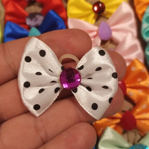 Laço pet 20  unidades M Borboleta Lacinho Pet Elástico Cães Cachorro Gato Fêmea Macho Cetim Banho Tosa Petshop