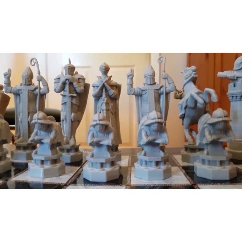xadrez bruxo xadrez Harry Potter feito em resina sem o tabuleiro somente as  peças - Desconto no Preço