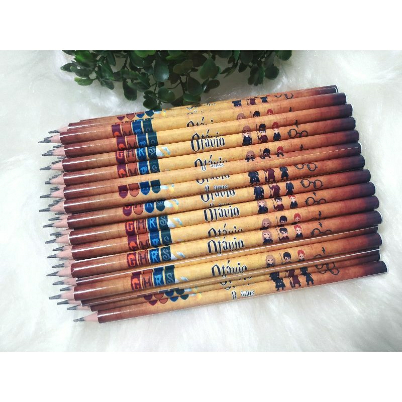 Lembrancinha Harry Potter/ Lápis de Escrever Personalizado em Oferta na Shopee