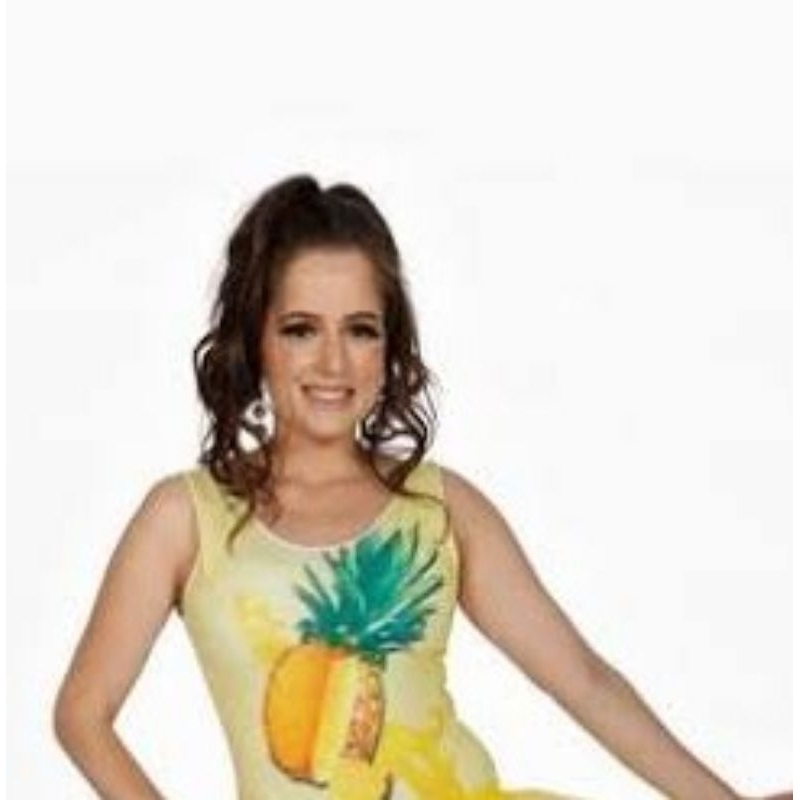 body lindo com estampa de abacaxi com fundo amarelo