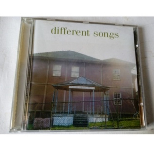 CD coletânea different songs - com swamps moonrise chronic missing ... - ótimo estado mídia e capa
