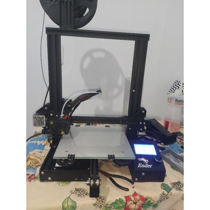 Impressora 3D Creality Ender 3 V1 Placa 32bits com mesa de vidro e molas amarelas