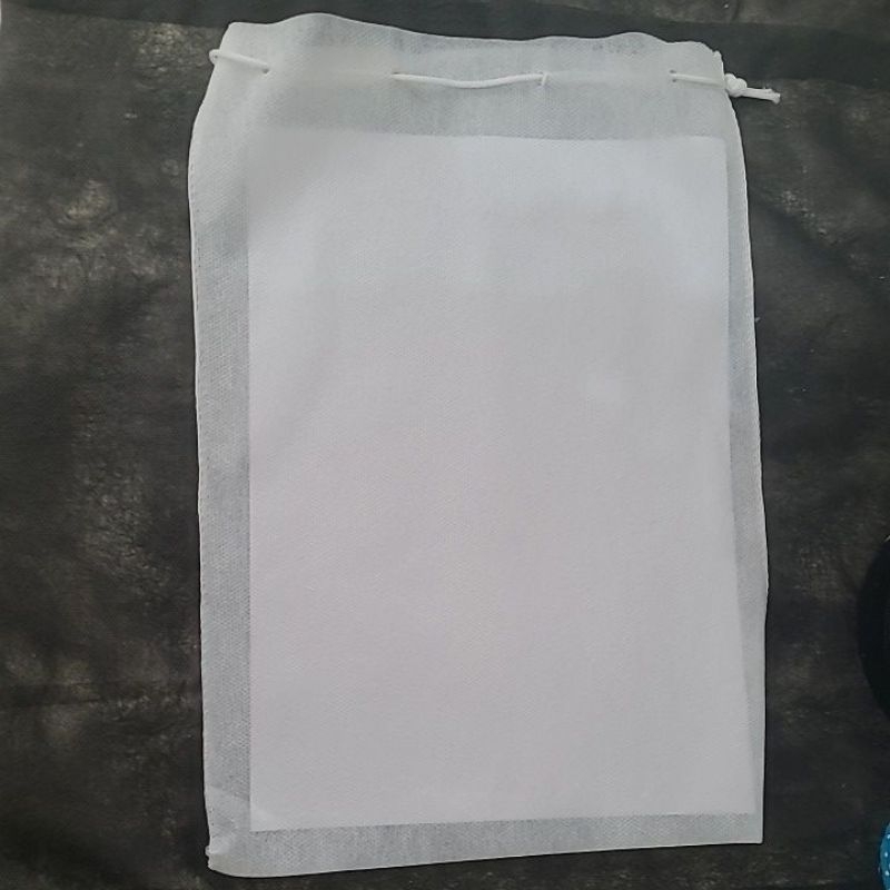 saquinho com cordinha 35x25