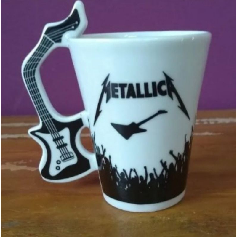 Caneca Metallica alça de guitarra 300ml de porcelana em Oferta na Shopee