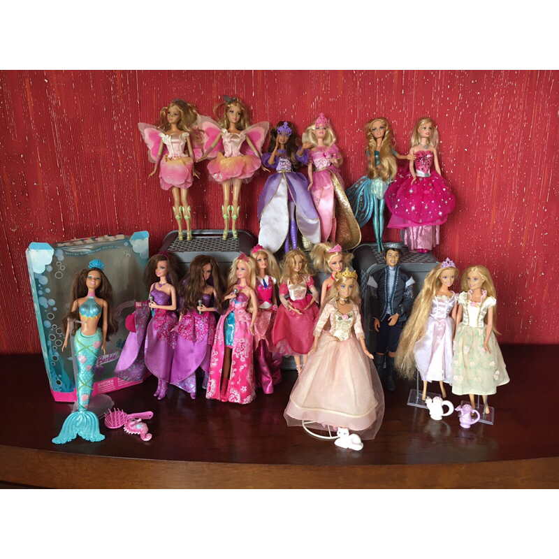 Kit 32 Peças, Roupas e Acessórios para Bonecas Tipo Barbie e outros modelo  de 25 a 30cm estilo Magrelas em Promoção na Americanas