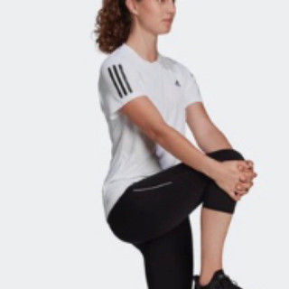 camiseta feminina babylook em tecido drifit esporte academia treino diário