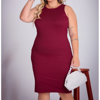 Vestido Feminino Plus Size midi na malha canelada. Cores lisas Veste do 44 ao 48.