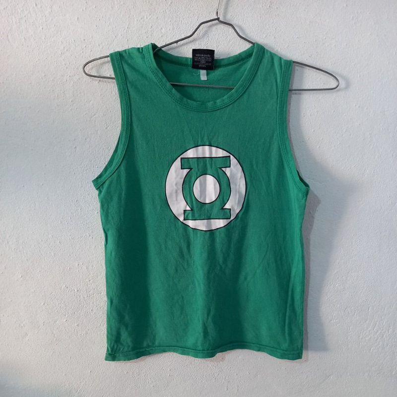 Camiseta verde infantil  usada Tamanho 8
