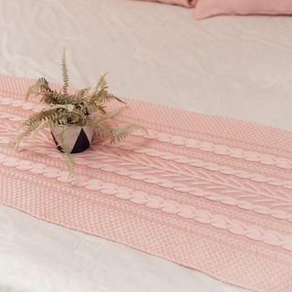 Peseira Decorativa Madri de trico Cama