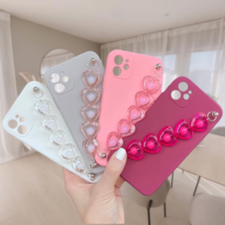 Capa Capinha iPhone 7 / 8 / Se 2020 / 7 Plus / 8 Plus / XR / 11 / 12 / 13 Silicone Aveludada Com Corrente