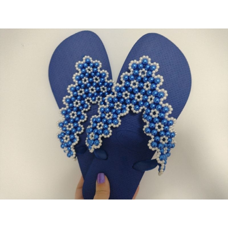 CHINELO BORDADO HAVAIANAS TOP COM TRAMA RENDA FRANCESA AZUL/BRANCO VOM COSTURA INVISÍVEL