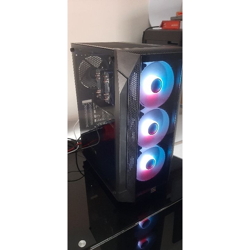 PC GAMER Ryzen 5 1600 6/12 4.0ghz Placa mãe ASUS Prime B450M-A 16gb RAM Placa de vídeo Amd RX 5500xt 8gb Ssd Nvme M2 kingston 500gb Hd 1T Fonte Corsair CX600 80plus Cooler Snowman 6 hitpipes Gabinete ALSEYE ARGB 5 fans Roda todos os jogos no ULTRA