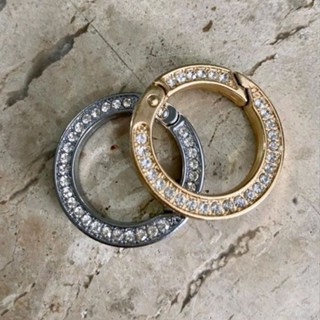 Argola Articulada Mosquetão de Luxo com Strass
