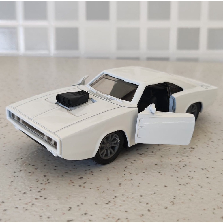 Os Dodge Charger clássicos de Dominic Toretto em Velozes e Furiosos da Hot  Wheels.