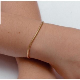 Pulseiras da moda delicadas vários modelos ideal para usar com relógios em Oferta na Shopee