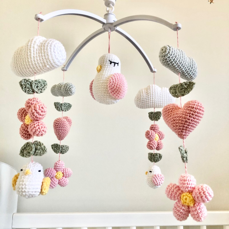 Móbile Berço Bebê Musical E Giratório Bichinhos Amigurumi Personalizados De Crochê