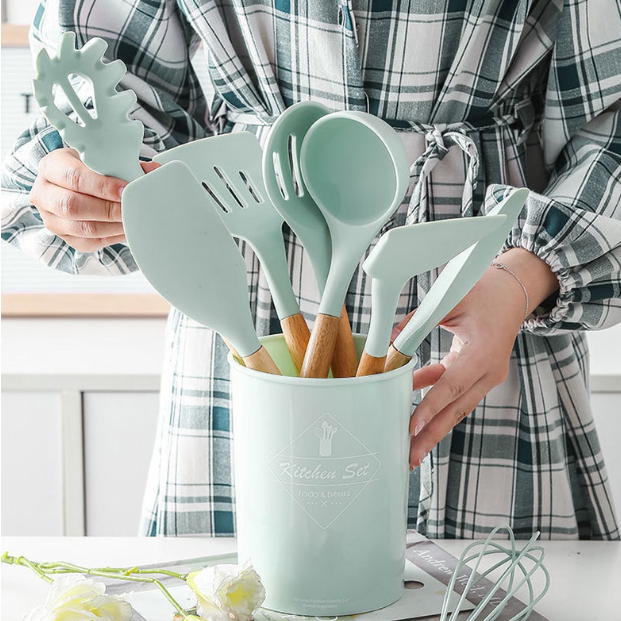 Jogo Kit C/12 Peças Utensílios De Cozinha Colheres Espatula Silicone Cabo Madeira Decoração Livre BPA