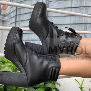Bota Feminina Salto Alto Tratorada Com Fivela