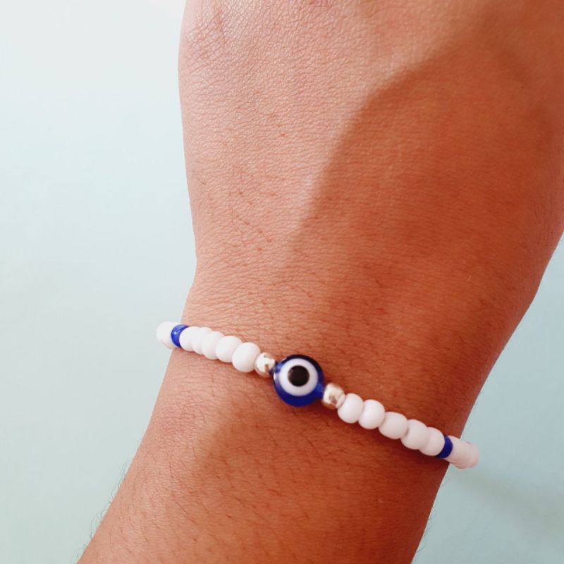 Pulseira de Miçangas Branca e Azul com pingente Olho Grego Azul Escuro