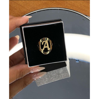 anel letra oval moeda antiga em Oferta na Shopee