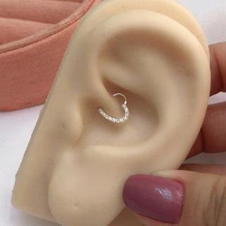Piercing Coração Cravejado Daith Esquerdo Zircônias Prata 925 Hélix Direito Torção em Oferta na Shopee