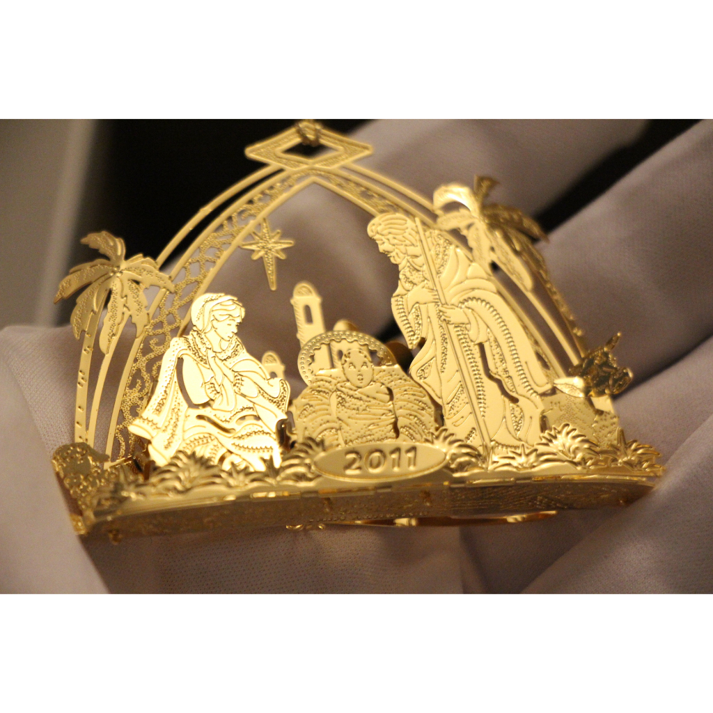 NATAL H227 2011 ANNUAL GOLD CHRISTMAS ORNAMENT BETHLEHEM 2000 JOSE MARIA E JESUS NA MANJEDOURA THE DANBURY MINT  (REF 32)