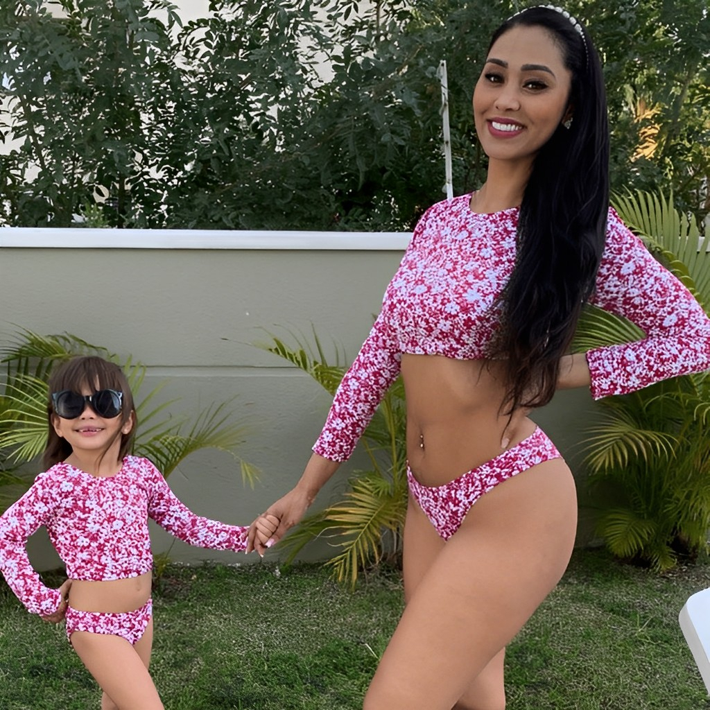 Biquíni Manga Longa Mãe e Filha com Bojo Proteção UV Conjunto Floral Kit Família