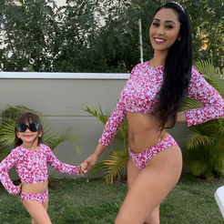 Biquíni Manga Longa Mãe e Filha com Bojo Proteção UV Conjunto Floral Kit Família