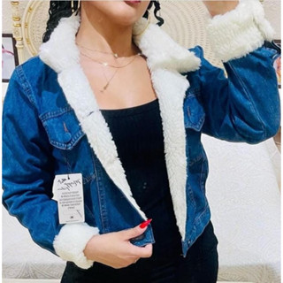 Jaqueta jeans de Pelinho , Blusa de Pelinho , forrada somente nas laterais , punho ,pescoço e laterais