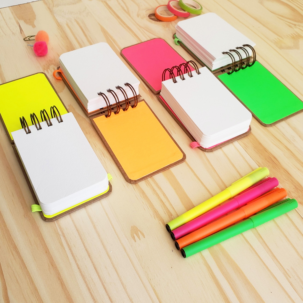 Mini Sketchbook Desenho e Aquarela 11x8cm - 300g Montval 40 folhas Neon Rosa