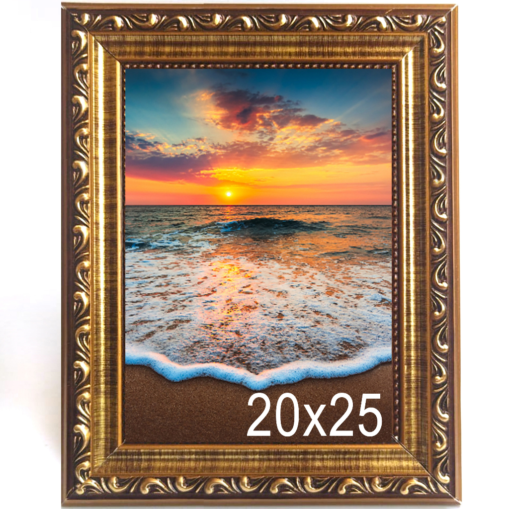 Moldura porta retrato 20x25 trabalhada em relevo dourado