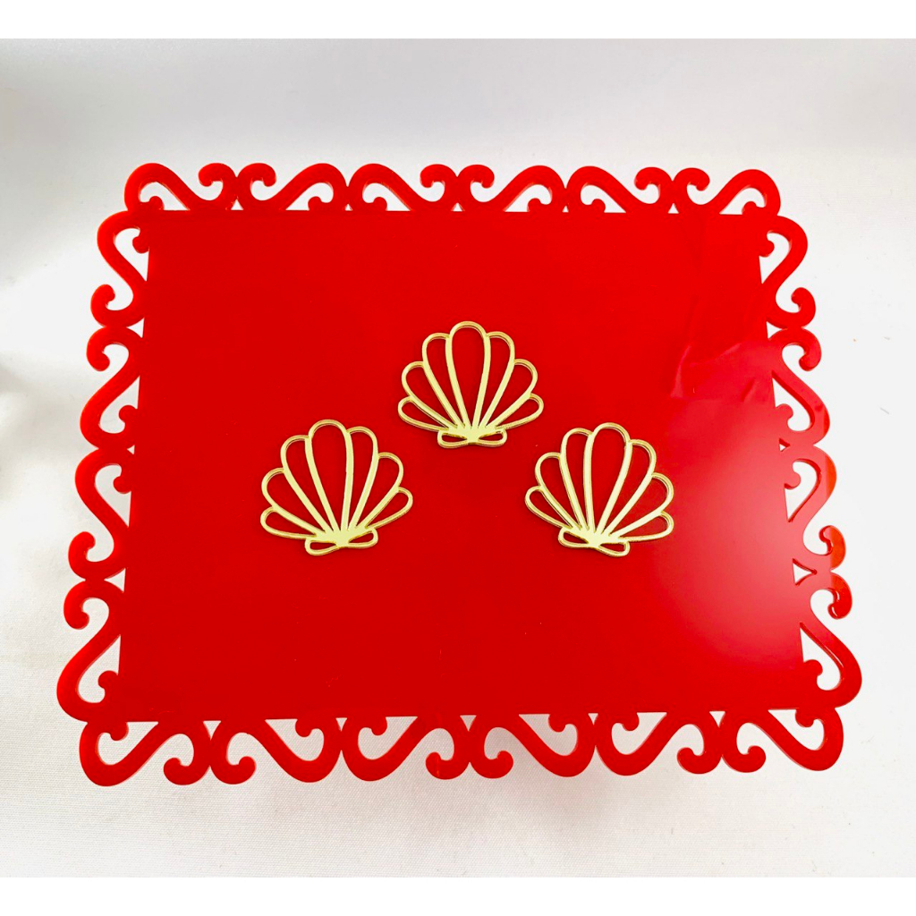Aplique Concha Vazada Fundo do Mar Acrílico Espelhado Dourado 4 CM - Kit com 10 UND