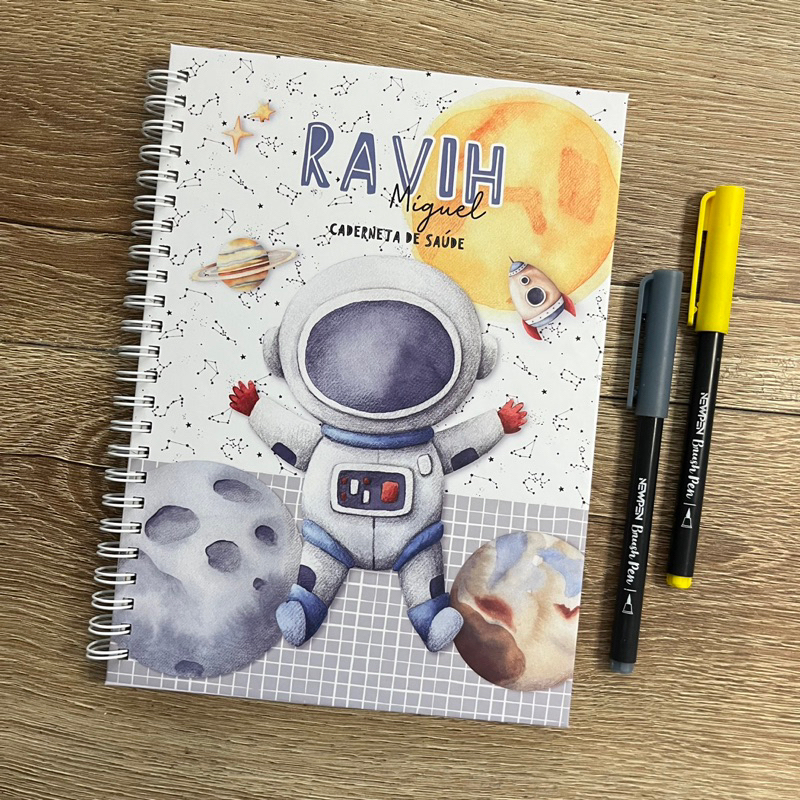Caderneta de vacinação ATUALIZADA  Astronauta menino personalizado - Capa Dura
