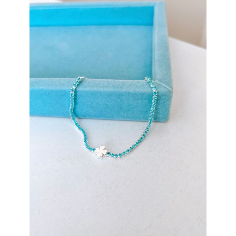 Pulseira trevo riviera azul banhada à prata em Oferta na Shopee